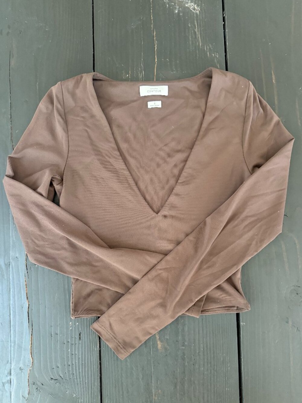 Aritzia - Babaton Contour, V-Neck Longsleeve (S)